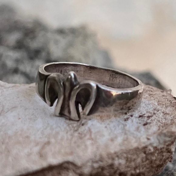 Dove Peace Handcrafted Sterling Silver Ring - Picture 3 of 8